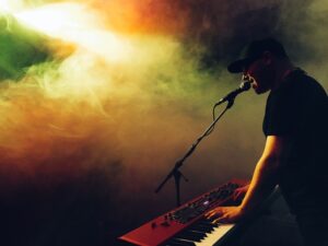 music-light-sunlight-concert-color-piano-21920-pxhere.com