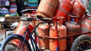 LPG Delivery Scam Alert  : গ্যাসের সিলিন্ডারের নামে OTP চাইছে ফোনে ? সব টাকা হাতিয়ে নেবে আপনার ! কীভাবে সুরক্ষিত থাকবেন