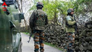 Indian Army in Kashmir: কাশ্মীরে জঙ্গিঘাঁটিতে হানা যৌথ বাহিনীর, 'যুদ্ধের প্রস্তুতি নিচ্ছিল জঙ্গিরা', অনুমান সেনার!