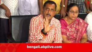 Sajal Ghosh: এটা পার্টি অফিস নয়, কারও বাপের জমিদারি নয়; পুরসভার অধিবেশন ঘিরে তৃণমূলকে কড়া আক্রমণ সজল ঘোষের